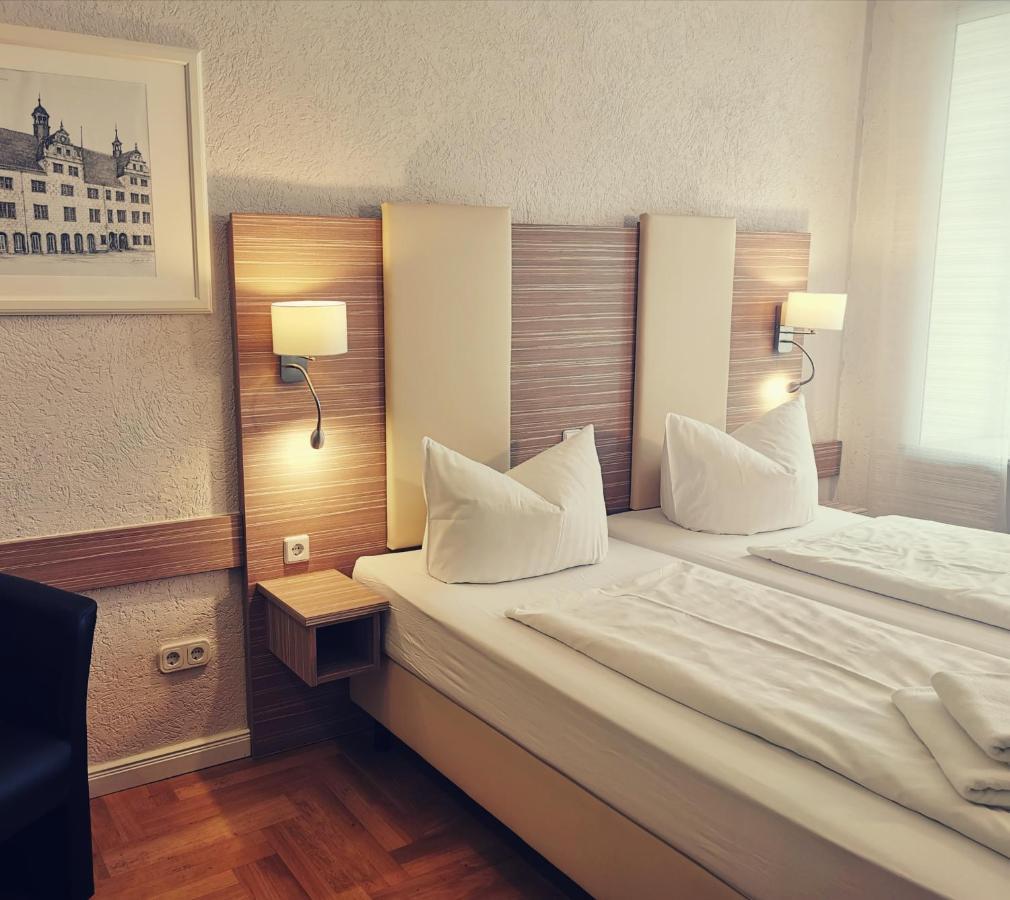 Hotel Goldener Anker Торгау Экстерьер фото