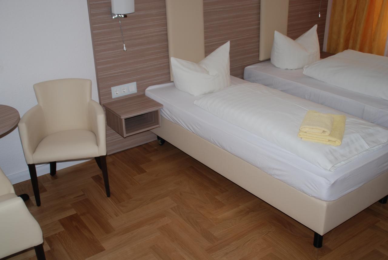 Hotel Goldener Anker Торгау Экстерьер фото