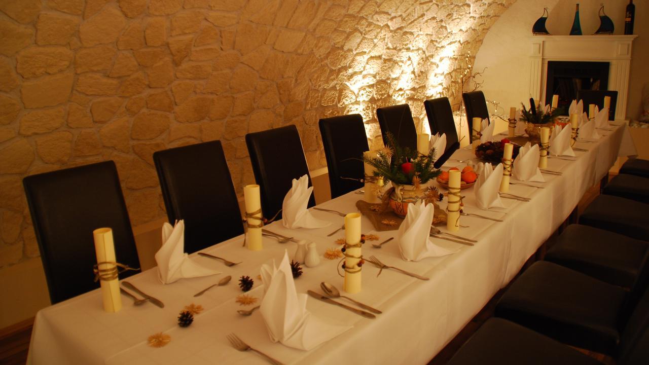 Hotel Goldener Anker Торгау Экстерьер фото