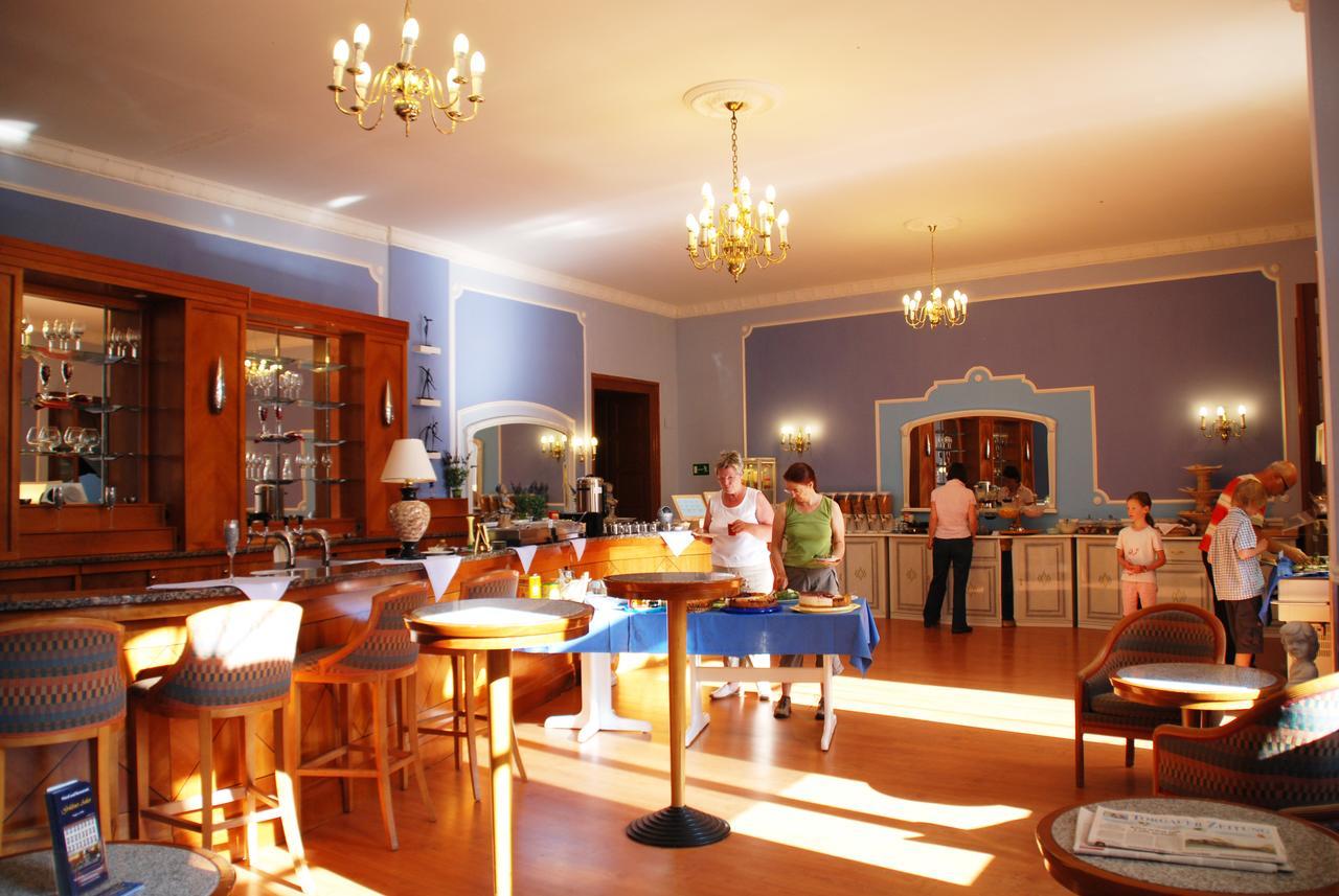 Hotel Goldener Anker Торгау Экстерьер фото