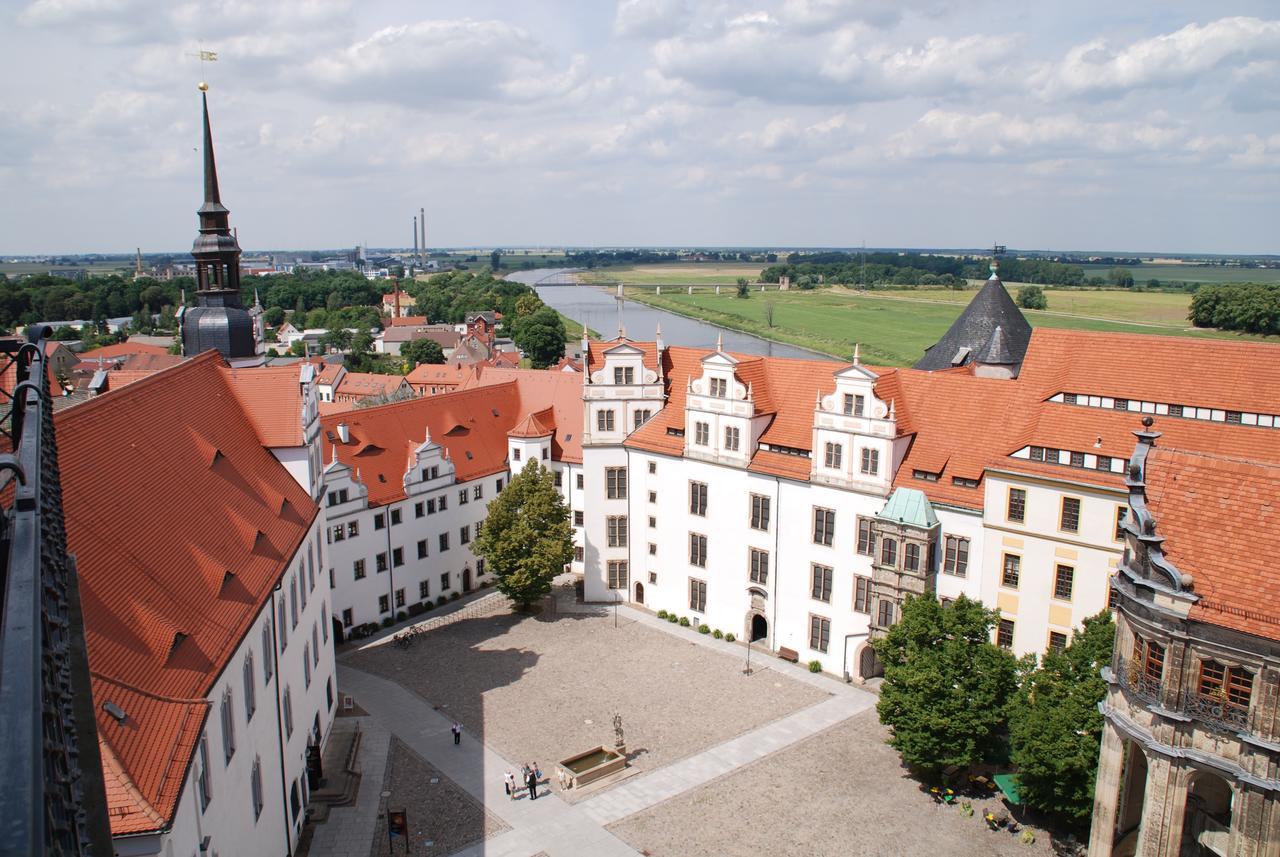 Hotel Goldener Anker Торгау Экстерьер фото