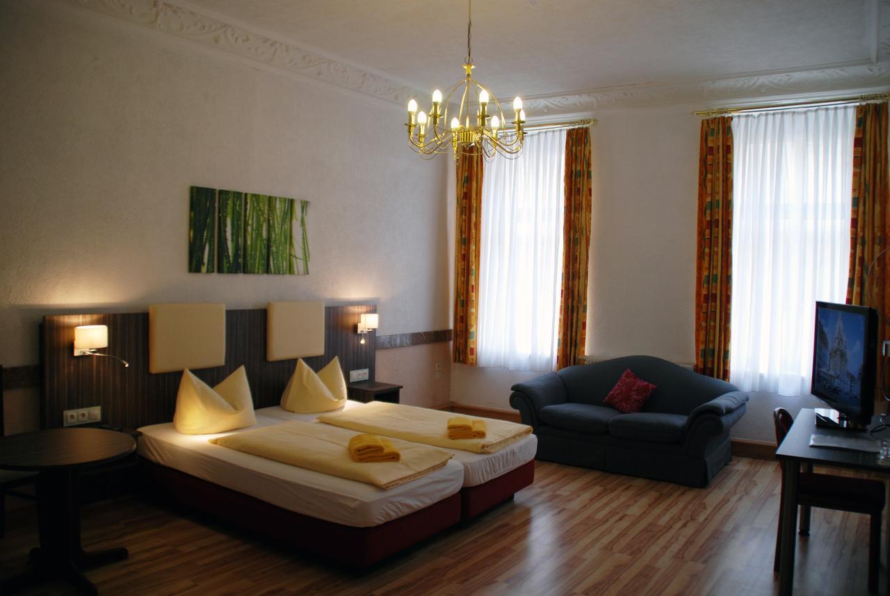 Hotel Goldener Anker Торгау Экстерьер фото